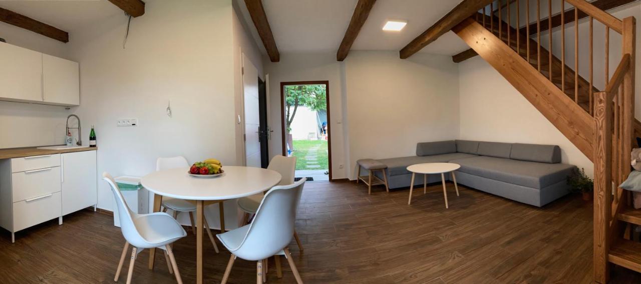 Apartmany U Reky Nezarky Lásenice Extérieur photo